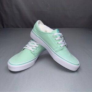 DC Women's Classic Trase Mint Green Sneakers Low Top Skate Shoes Sz 8‎